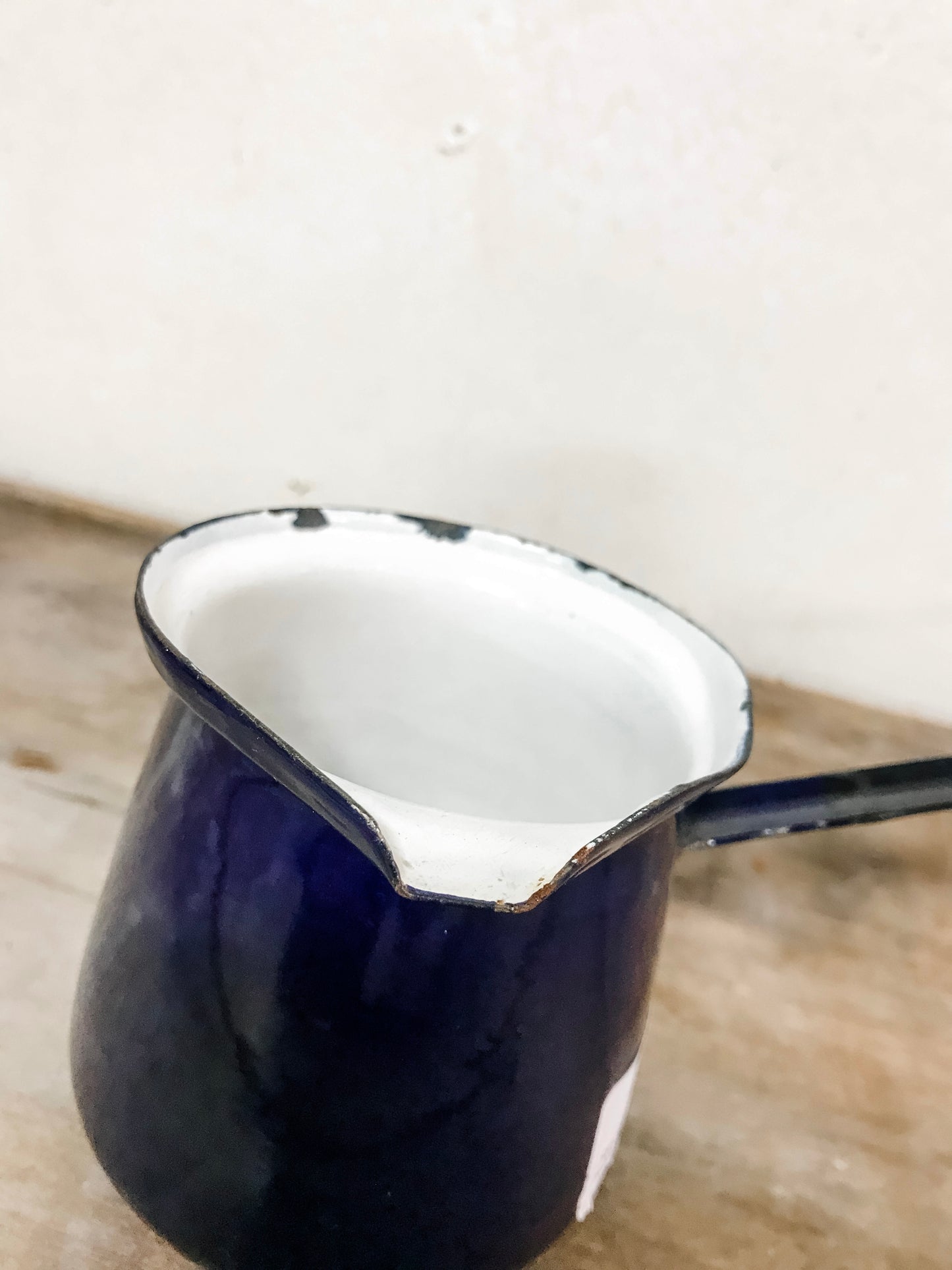 Vintage French enamel scoop image 1