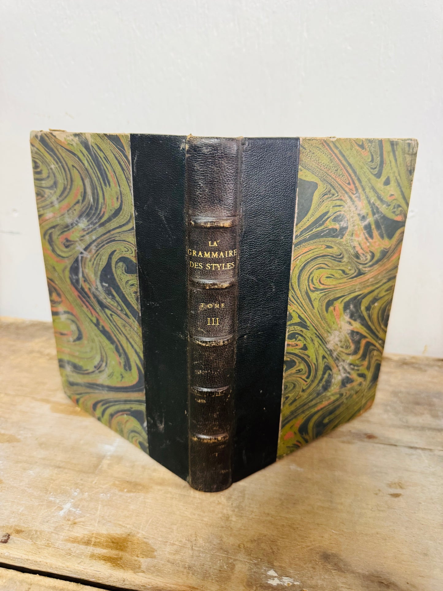 Antique French Art History Book – L’Art Égyptien, L’Art Assyrien, L’Art Perse by Henry Martin, Tome III